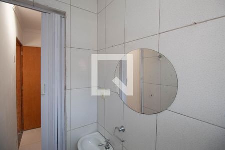 Banheiro de casa para alugar com 1 quarto, 20m² em Vila Constança, São Paulo