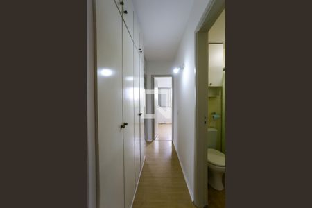 Corredor de apartamento para alugar com 3 quartos, 64m² em Vila Andrade, São Paulo