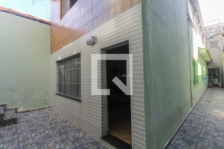 Quintal de casa à venda com 3 quartos, 200m² em Água Rasa, São Paulo
