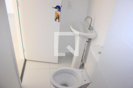 Banheiro de apartamento à venda com 2 quartos, 37m² em Vila Maria, Guarulhos