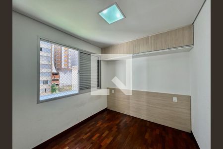 Quarto 1 de apartamento para alugar com 3 quartos, 80m² em Lourdes, Belo Horizonte