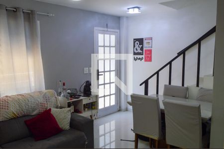 Sala de casa de condomínio para alugar com 2 quartos, 88m² em Pechincha, Rio de Janeiro