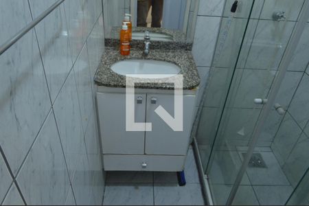 Banheiro da Suíte 1 de casa de condomínio para alugar com 2 quartos, 88m² em Pechincha, Rio de Janeiro