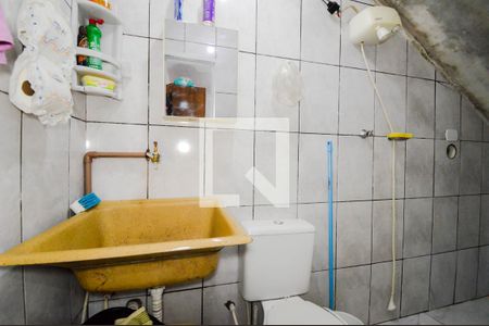 Banheiro da Edícula de casa à venda com 2 quartos, 148m² em Vila Florida, Guarulhos