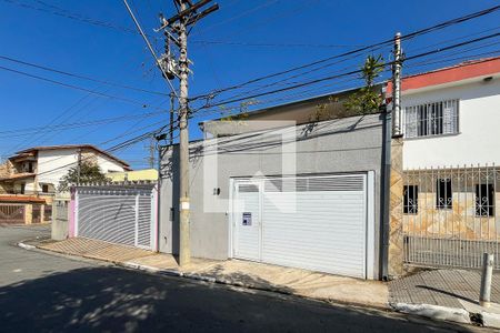 Fachada + plaquinha de casa para alugar com 2 quartos, 115m² em Mauá, São Caetano do Sul
