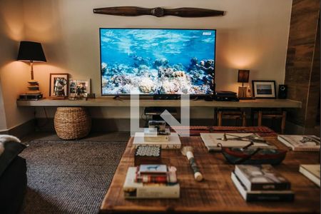 Sala de casa de condomínio à venda com 3 quartos, 200m² em Alphaville, Santana de Parnaíba