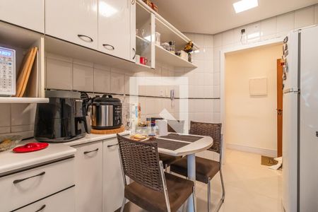 Cozinha de apartamento à venda com 3 quartos, 86m² em Empresarial 18 do Forte, Barueri