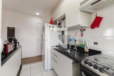 Cozinha de apartamento à venda com 2 quartos, 48m² em Conjunto Residencial José Bonifácio, São Paulo