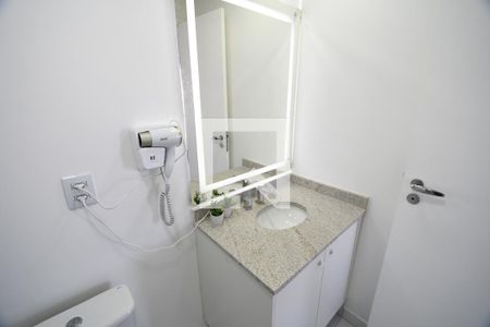 Banheiro de apartamento à venda com 1 quarto, 42m² em Bosque, Campinas
