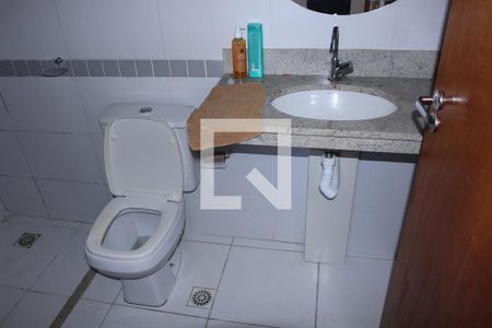 Banheiro de apartamento para alugar com 1 quarto, 30m² em Qr 118, Brasília