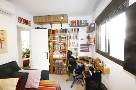 Quarto 1 de apartamento à venda com 2 quartos, 200m² em Gutierrez, Belo Horizonte