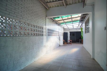 Garagem de casa à venda com 3 quartos, 250m² em Sarandi, Porto Alegre