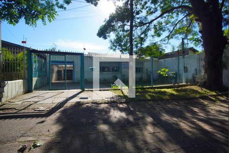 Fachada de casa à venda com 3 quartos, 250m² em Sarandi, Porto Alegre