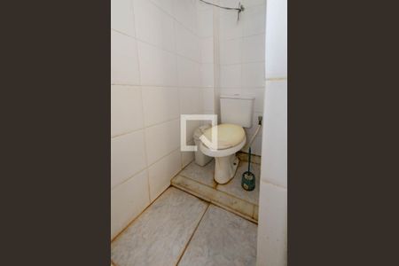 Banheiro de serviço de apartamento à venda com 4 quartos, 220m² em Centro, Belo Horizonte