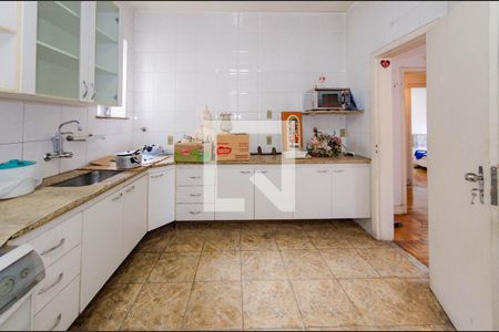 Cozinha de apartamento à venda com 4 quartos, 220m² em Centro, Belo Horizonte