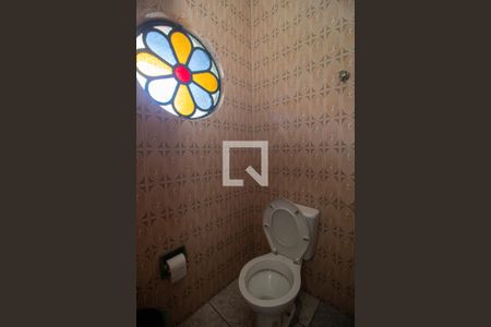 Banheiro de casa à venda com 3 quartos, 136m² em Guarujá, Porto Alegre