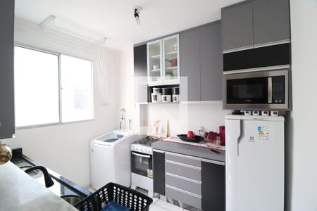 Cozinha de apartamento para alugar com 2 quartos, 65m² em Gávea, Uberlândia