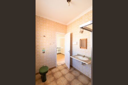 Banheiro 01 de casa à venda com 3 quartos, 262m² em Botafogo, Campinas