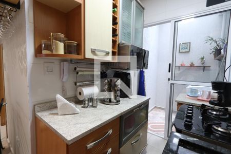 Cozinha de apartamento à venda com 2 quartos, 60m² em Parque Sevilha, São Paulo