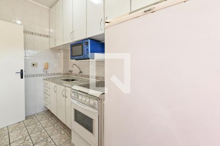Cozinha de apartamento para alugar com 1 quarto, 50m² em Balneario Cidade Atlantica, Guarujá