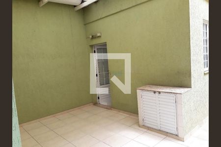 Casa à venda com 3 quartos, 220m² em Vila Carrão, São Paulo