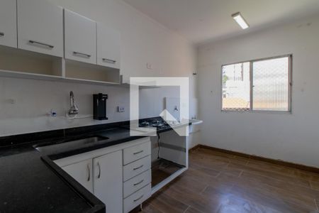 Cozinha de apartamento para alugar com 2 quartos, 52m² em Gopouva, Guarulhos
