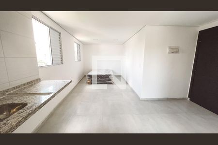 Cozinha de apartamento para alugar com 1 quarto, 30m² em Imirim, São Paulo
