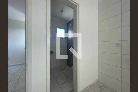 Banheiro de apartamento para alugar com 1 quarto, 40m² em Cidade Líder, São Paulo