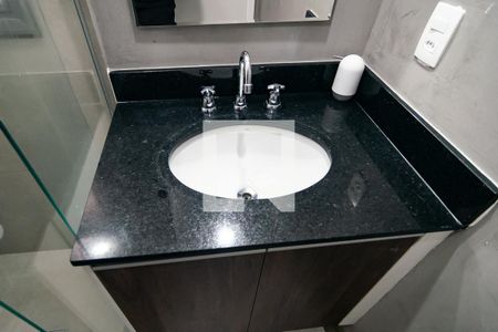Banheiro de kitnet/studio para alugar com 1 quarto, 29m² em Bela Vista, São Paulo