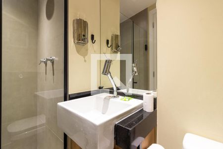 Banheiro de kitnet/studio à venda com 1 quarto, 22m² em Cerqueira César, São Paulo