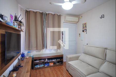 Sala de apartamento à venda com 2 quartos, 40m² em Rubem Berta, Porto Alegre