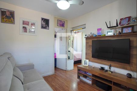 Sala de apartamento à venda com 2 quartos, 40m² em Rubem Berta, Porto Alegre