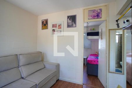 Sala de apartamento à venda com 2 quartos, 40m² em Rubem Berta, Porto Alegre