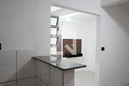 Cozinha de casa para alugar com 1 quarto, 30m² em Vila Invernada, São Paulo
