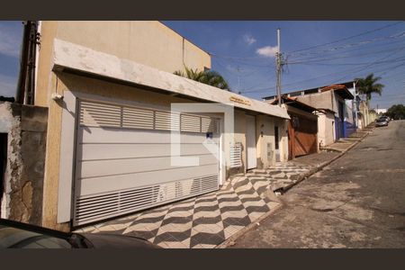 Fachada de casa de condomínio à venda com 2 quartos, 90m² em Parque dos Bancarios, São Paulo