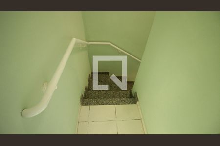 Escada de casa de condomínio à venda com 2 quartos, 90m² em Parque dos Bancarios, São Paulo