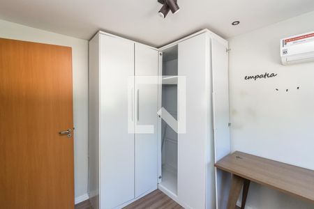 Quarto 1 de apartamento à venda com 2 quartos, 42m² em Vigário Geral, Rio de Janeiro