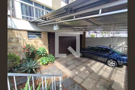 Garagem de casa à venda com 4 quartos, 280m² em Cursino, São Paulo