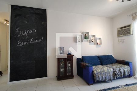 Sala de apartamento para alugar com 3 quartos, 73m² em Camorim, Rio de Janeiro