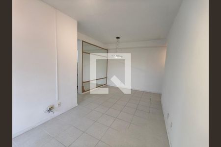 Sala de apartamento à venda com 3 quartos, 73m² em Camorim, Rio de Janeiro