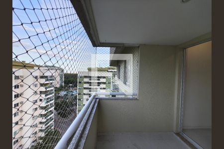 Varanda - Sala de apartamento à venda com 3 quartos, 73m² em Camorim, Rio de Janeiro