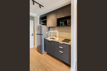 Cozinha de kitnet/studio para alugar com 1 quarto, 28m² em Liberdade, São Paulo