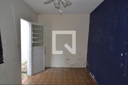 Quarto Fundos de casa à venda com 4 quartos, 300m² em Cursino, São Paulo