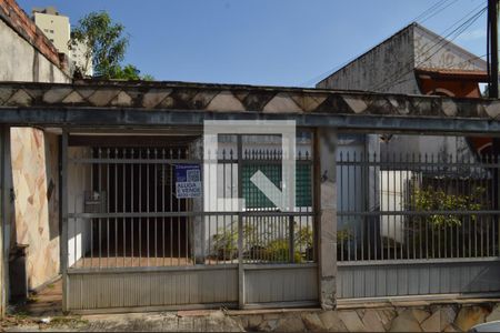 Fachada + Plaquinha de casa à venda com 4 quartos, 300m² em Cursino, São Paulo