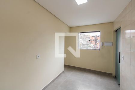 Cozinha de apartamento para alugar com 1 quarto, 28m² em Parque Boturussu, São Paulo