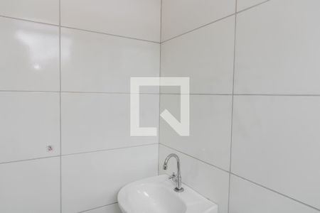 Banheiro de apartamento para alugar com 1 quarto, 28m² em Parque Boturussu, São Paulo