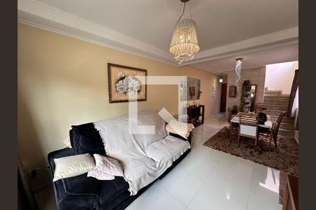 Sala de casa à venda com 3 quartos, 150m² em Jardim Vila Galvao, Guarulhos