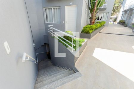 Escada da Garagem de casa à venda com 1 quarto, 65m² em Jardim da Campina, São Paulo