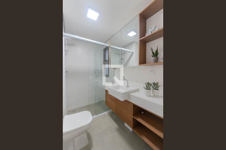 Banheiro de kitnet/studio para alugar com 1 quarto, 26m² em Consolação, São Paulo