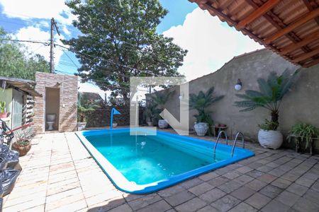 Piscina de casa à venda com 3 quartos, 270m² em São Gotardo, Belo Horizonte